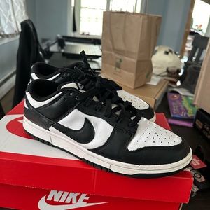Nike panda dunks